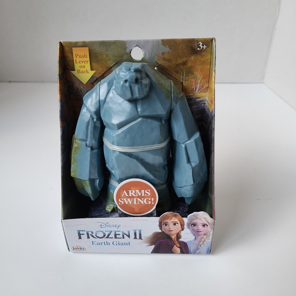 Disney Frozen II Earth Giant NIP